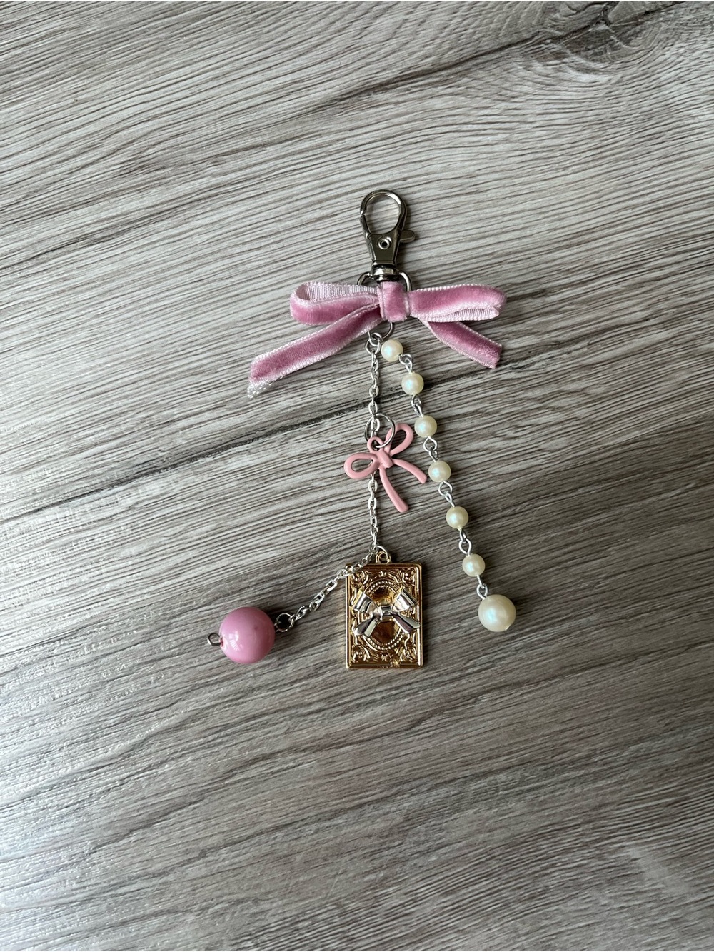 Charming Pink Bow Pearl Charm Keychain